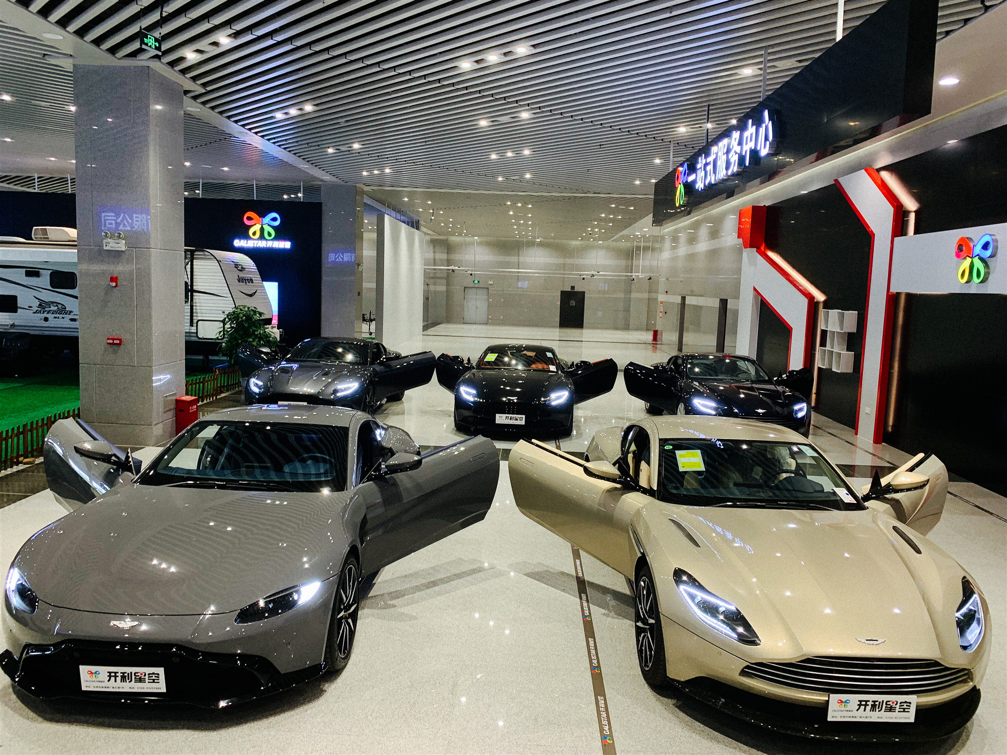 国庆不想出远门来东莞百万平米汽车城打卡吧看车买车玩车一条龙