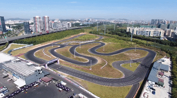 藏不住了五一东莞这个网红打卡地豪车云集还有超大卡丁车赛道等你玩